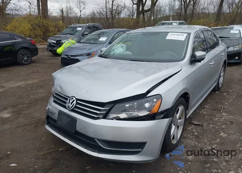 2013 Volkswagen Passat 2.5L Se из США, поврежденный, VIN 1VWBP7A34DC060709